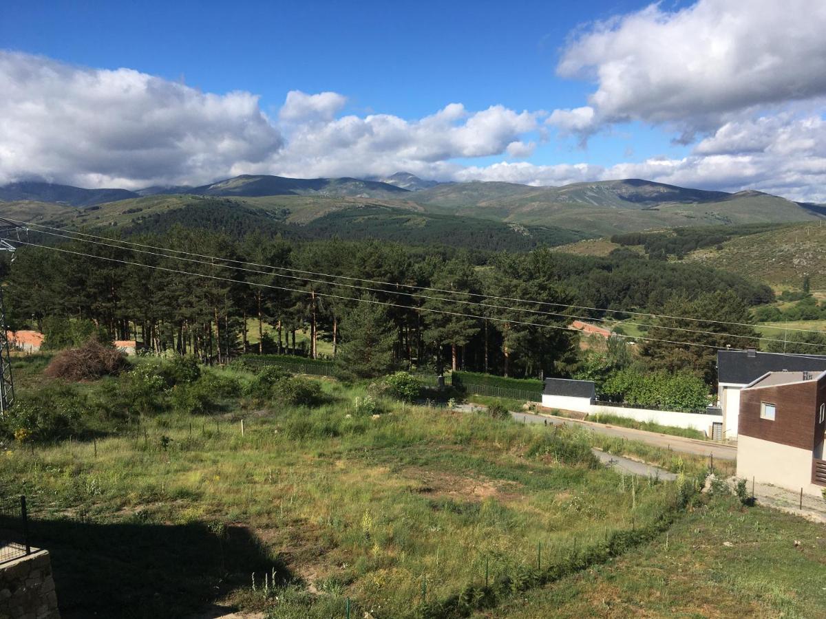 Cara Norte De Gredos Hoyos del Espino Bagian luar foto