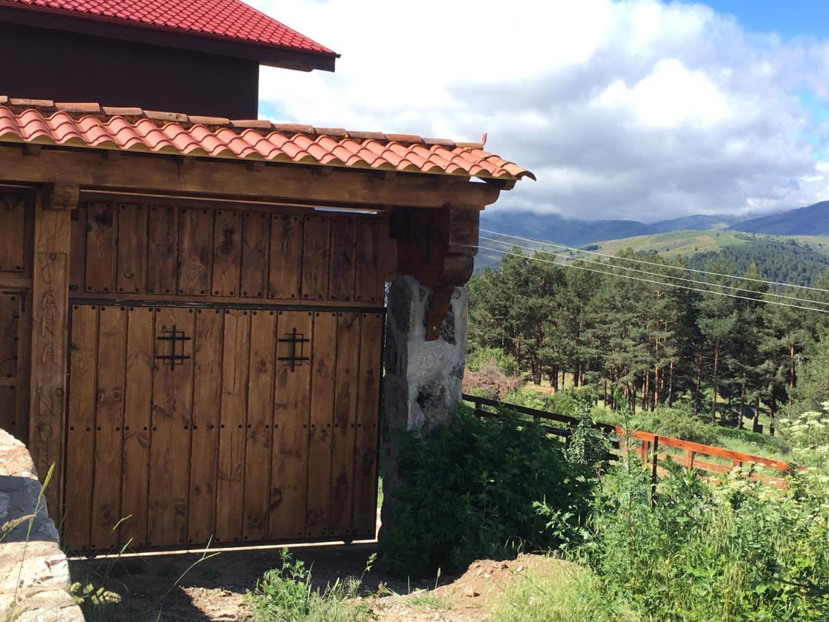 Cara Norte De Gredos Hoyos del Espino Bagian luar foto