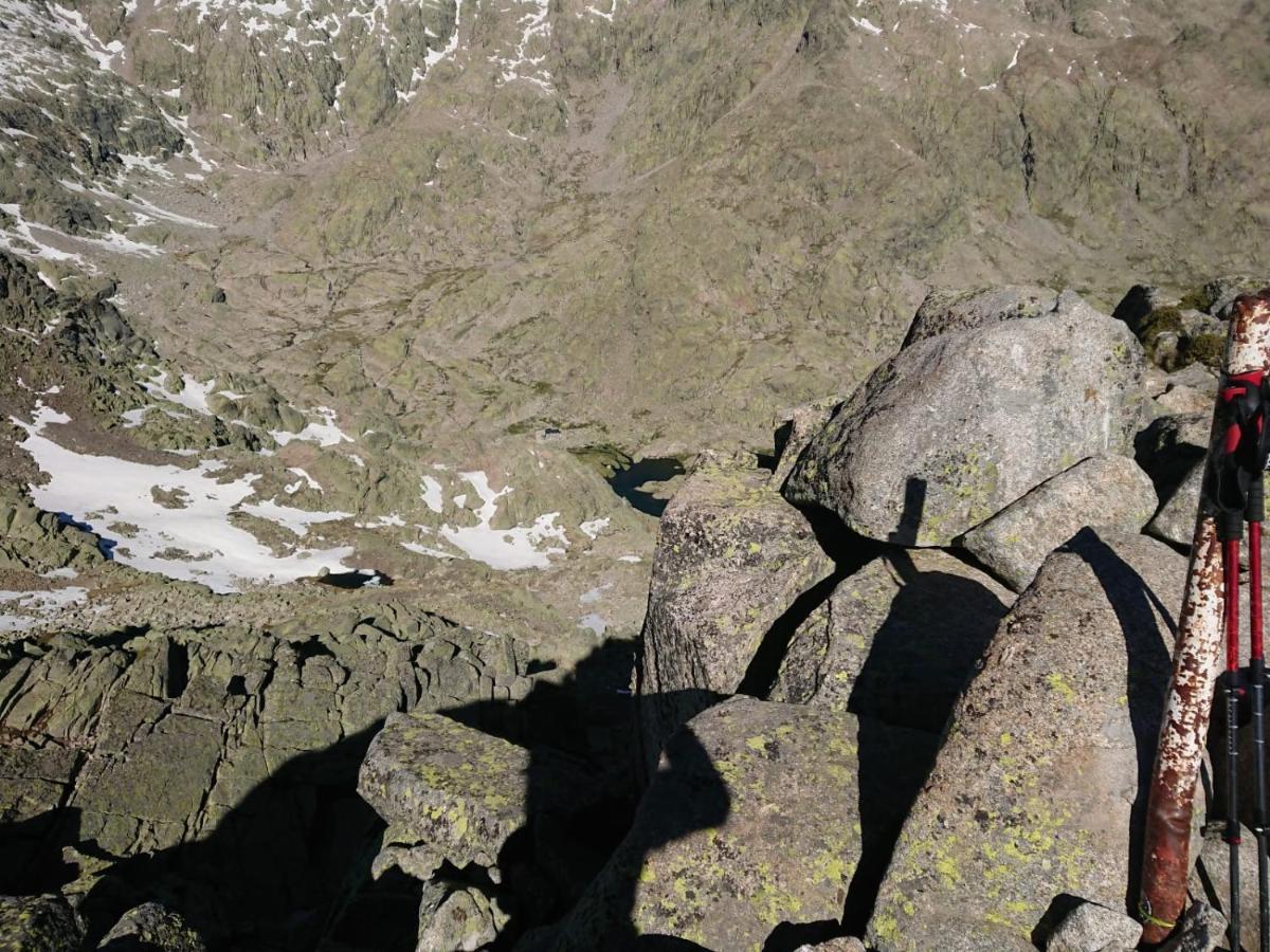 Cara Norte De Gredos Hoyos del Espino Bagian luar foto