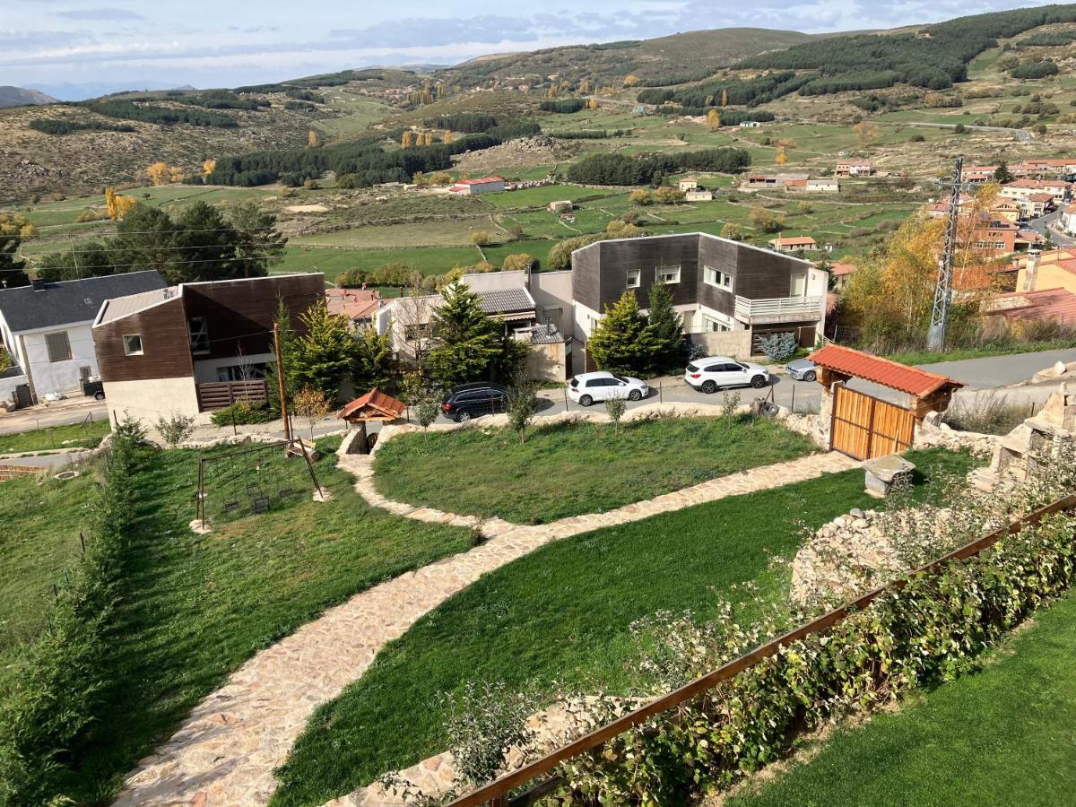 Cara Norte De Gredos Hoyos del Espino Bagian luar foto